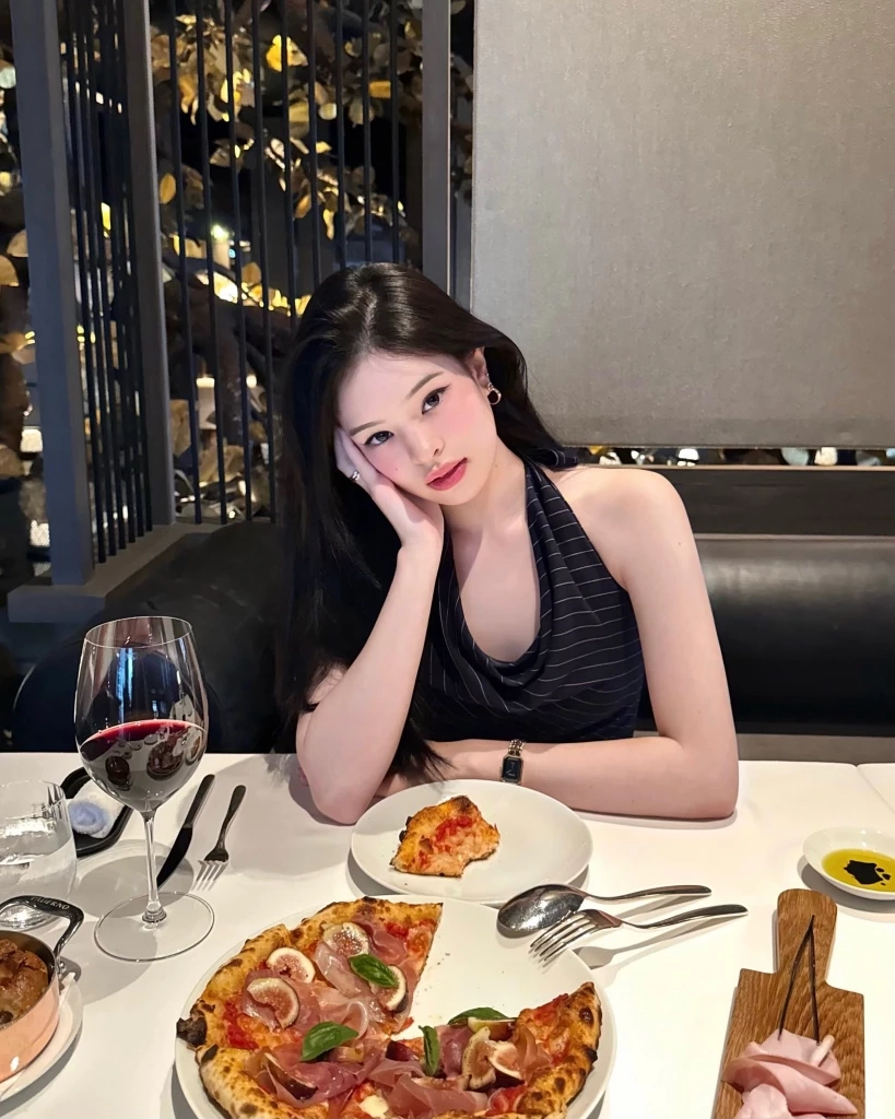 "อ่ำ อัมรินทร์" พา "แอลลี่" เข้าแจ้งความเอาผิดโซเชียลเฟคนิวส์ หาว่า "แอลลี่ท้อง"