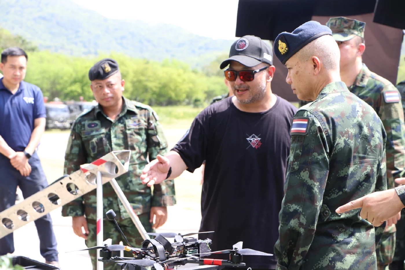 โคตรแม่น! กองทัพไทย ทดสอบ "โดรนโจมตี" ฝีมือคนไทยพัฒนาสู่การผลิตใช้งานจริง (มีคลิป)