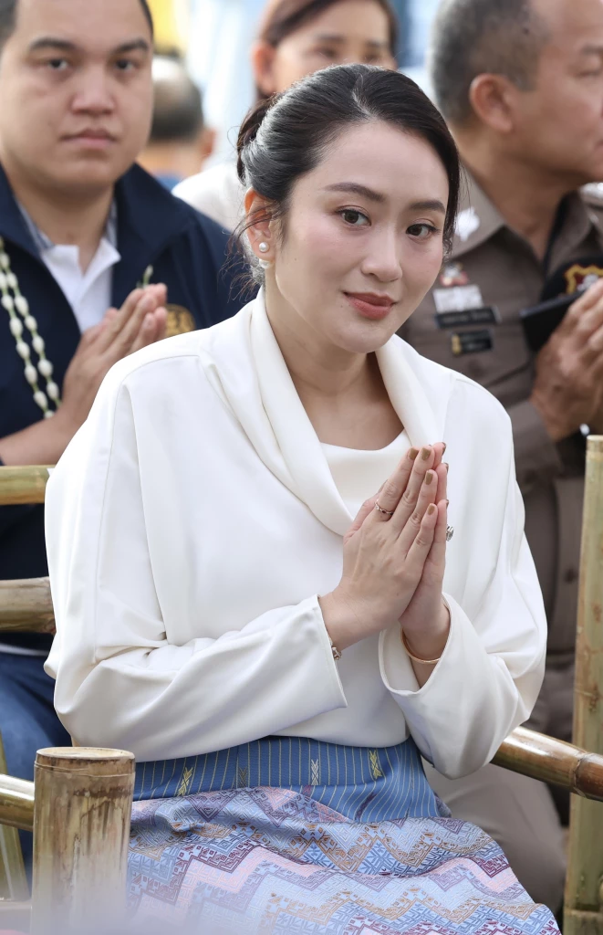 “ภูมิธรรม” อวยพรวันเกิด “นายกฯอิ๊งค์” ขอให้การขึ้นศาลราบรื่น