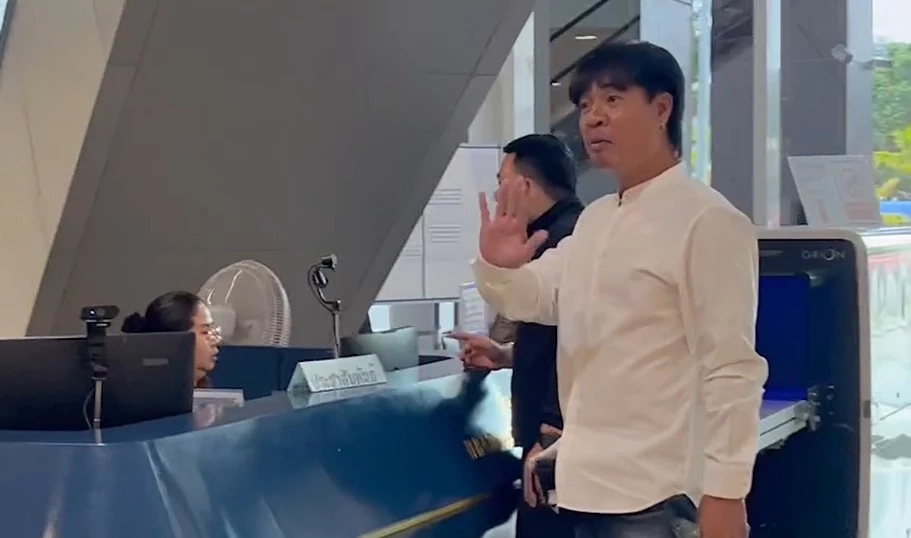 เปิดคลิป! “จอนนี่ มือปราบ” ดอดพบ “บิ๊กเต่า” หลังเมียจ่อถูกแจ้งข้อหา คดีสร้างรีสอร์ทรุกป่า