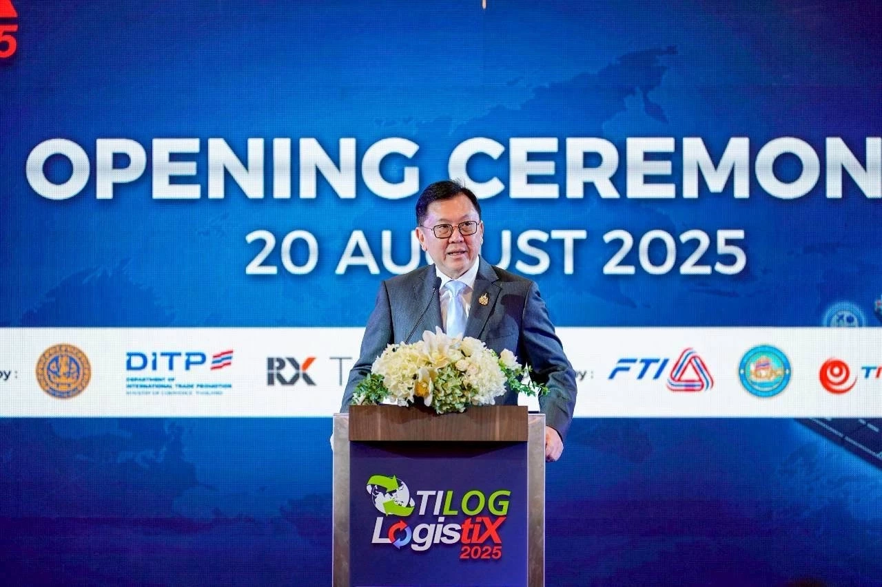 จตุพร บุรุษพัฒน์ รัฐมนตรีว่าการกระทรวงพาณิชย์ 