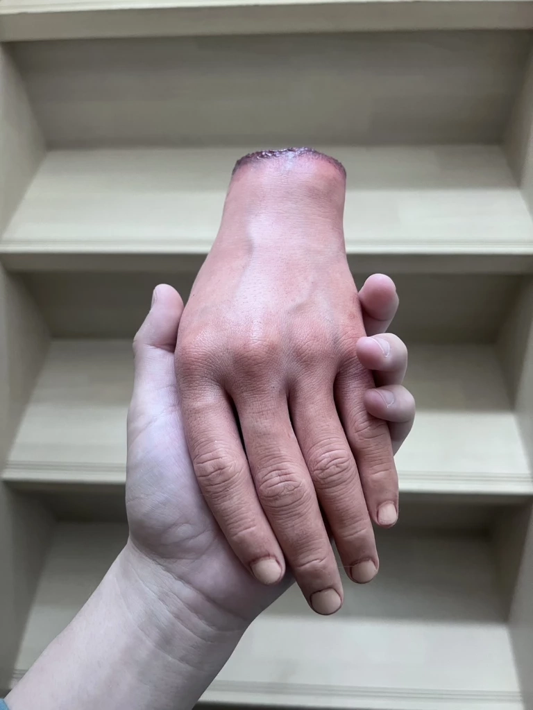 "มือซ้าย" งานศิลปะของนักศึกษาชาวญี่ปุ่น ที่เหมือนจริงจนขนลุก