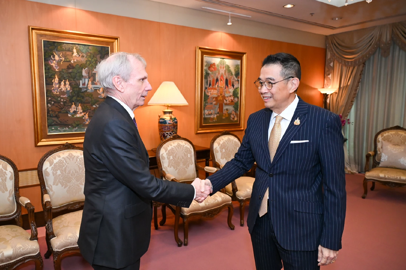 \"มาริษ\" ถกทูตสหรัฐฯ ย้ำต้องการยุติสู้รบ-แก้ปัญหาทวิภาคีสันติ