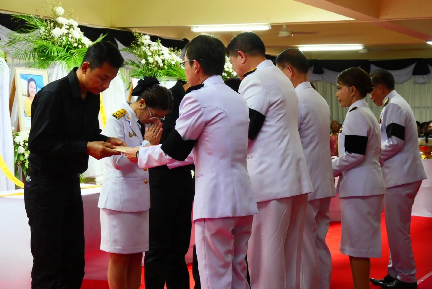 ส่งร่าง 7 ชาวบ้านชายแดนสุดเศร้า 3 รัฐมนตรี ร่วมพิธีพระราชทานเพลิง