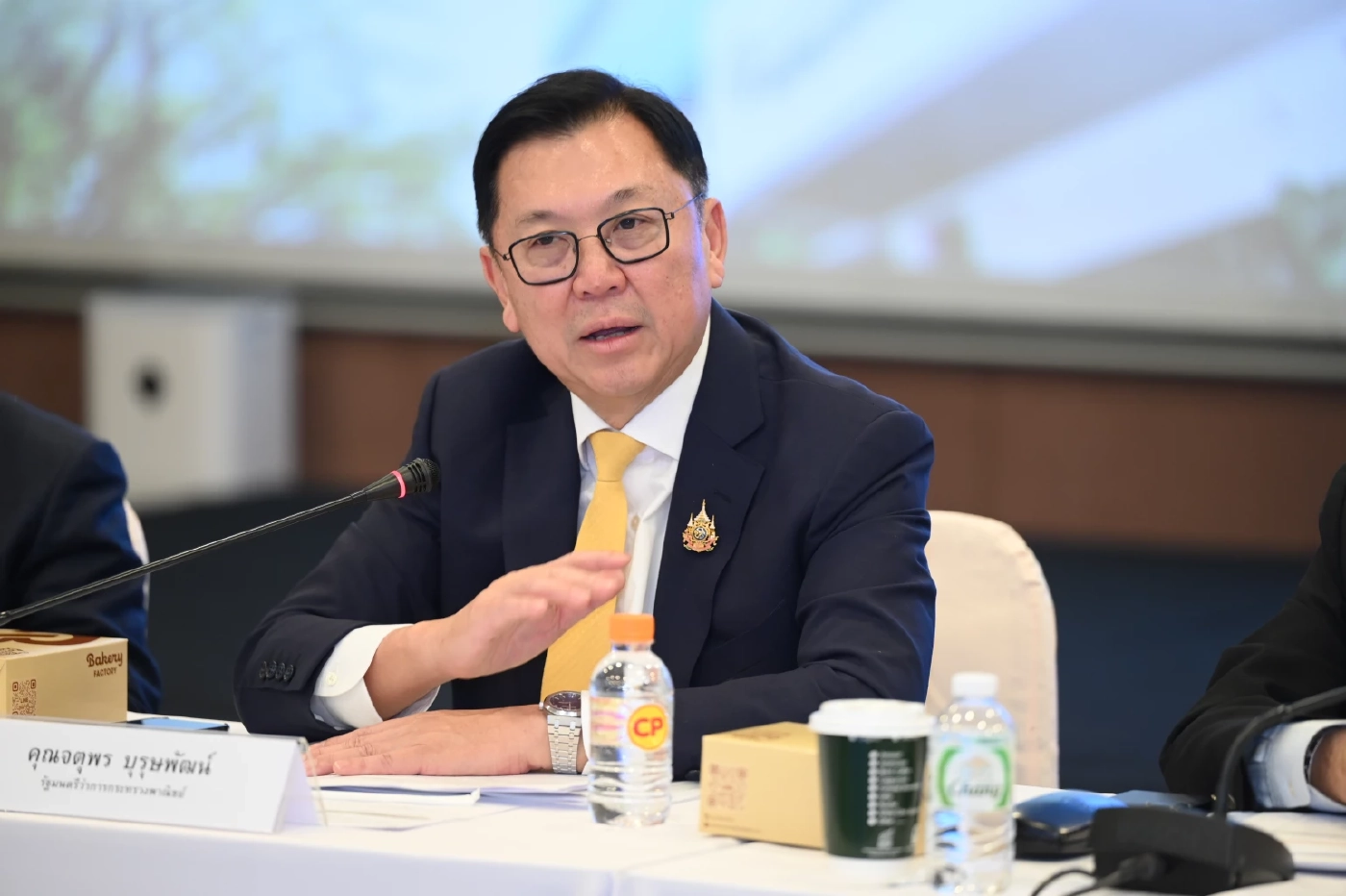 พาณิชย์ - หอการค้าฯ ดันความร่วมมือ นำไทยฝ่าวิกฤตเศรษฐกิจโลก