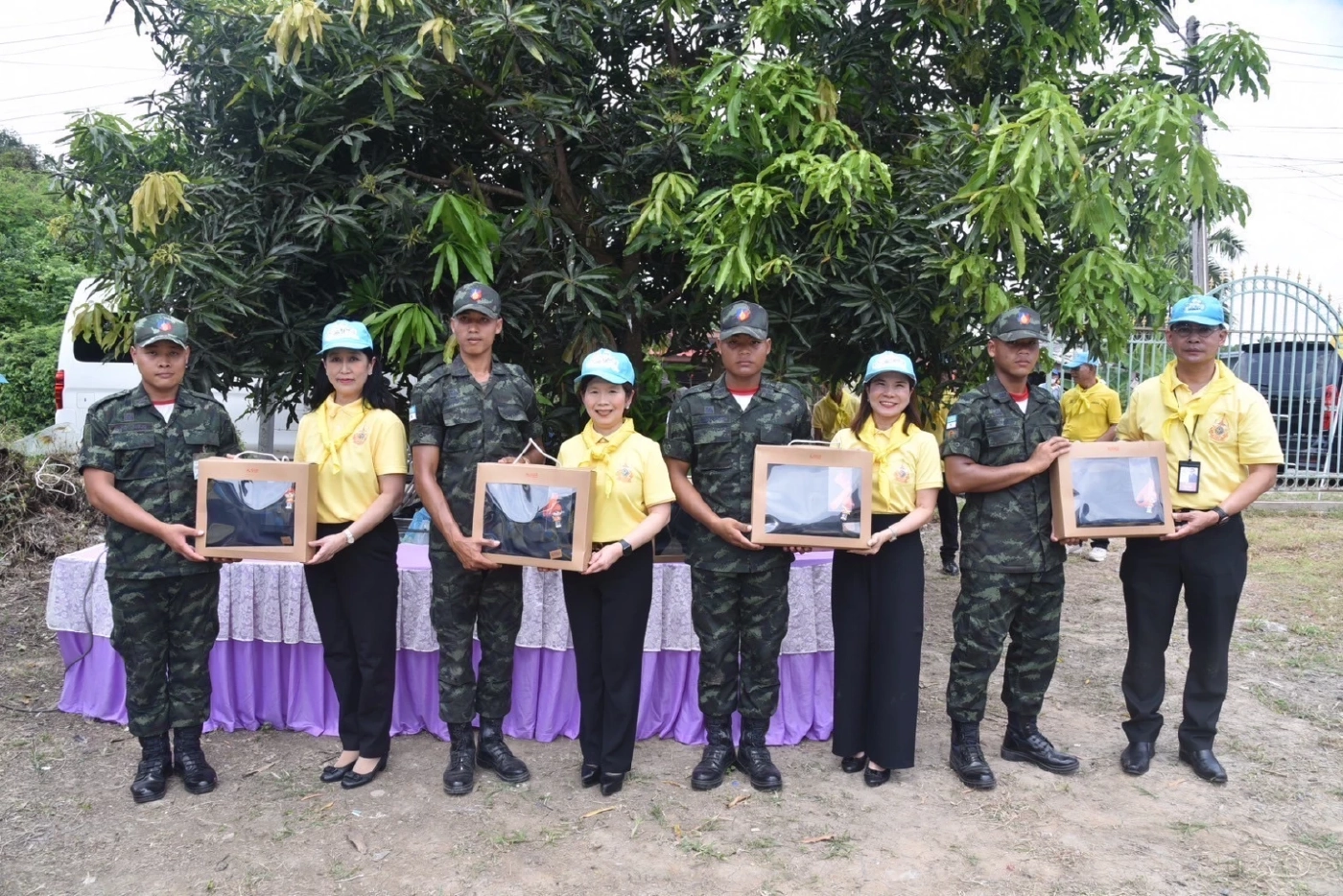 ธอส. ร่วมกับ กองทัพภาคที่ 1 ส่งมอบบ้านให้ผู้ยากไร้ 15 หลัง