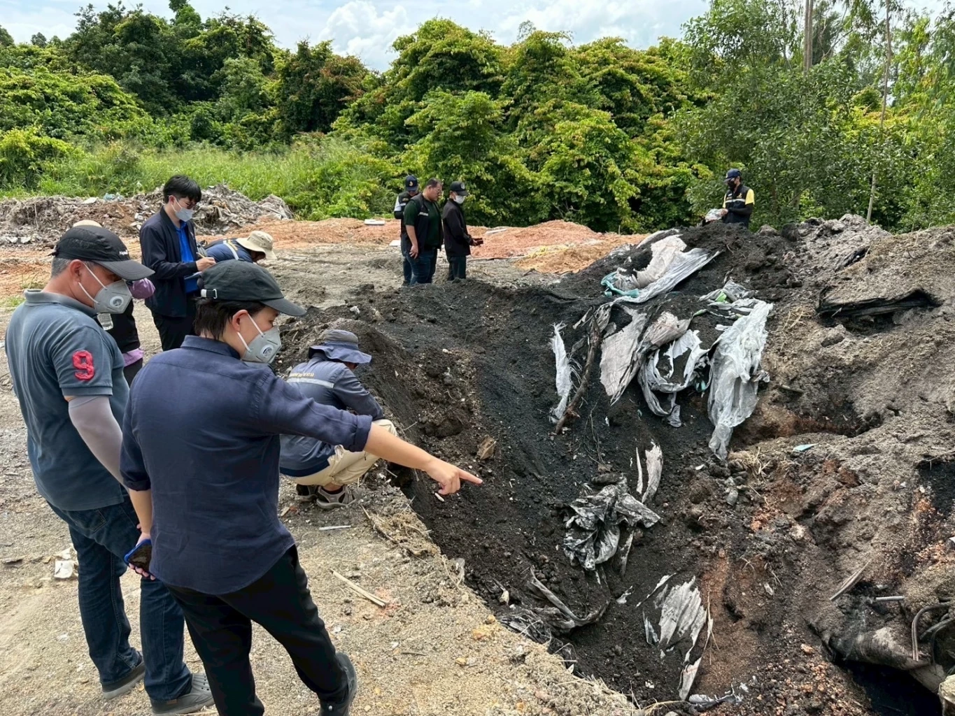 “เอกนัฏ” ขยายผล ส่ง DSI ฟันลักลอบฝังกลบขยะพิษฉะเชิงเทรา