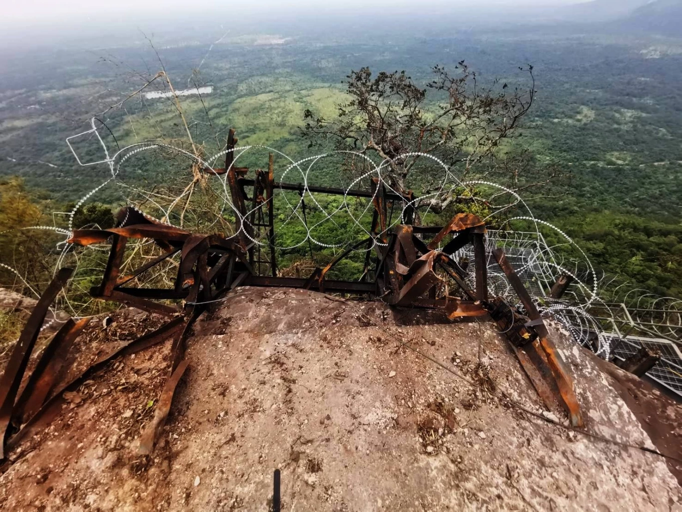 วินาทีบึ้ม! ทหารไทย โดรนทิ้งไข่ระเบิดบันได "ช่องคานม้า" กัมพูชา สกัดเส้นทางขึ้นภูมะเขือ