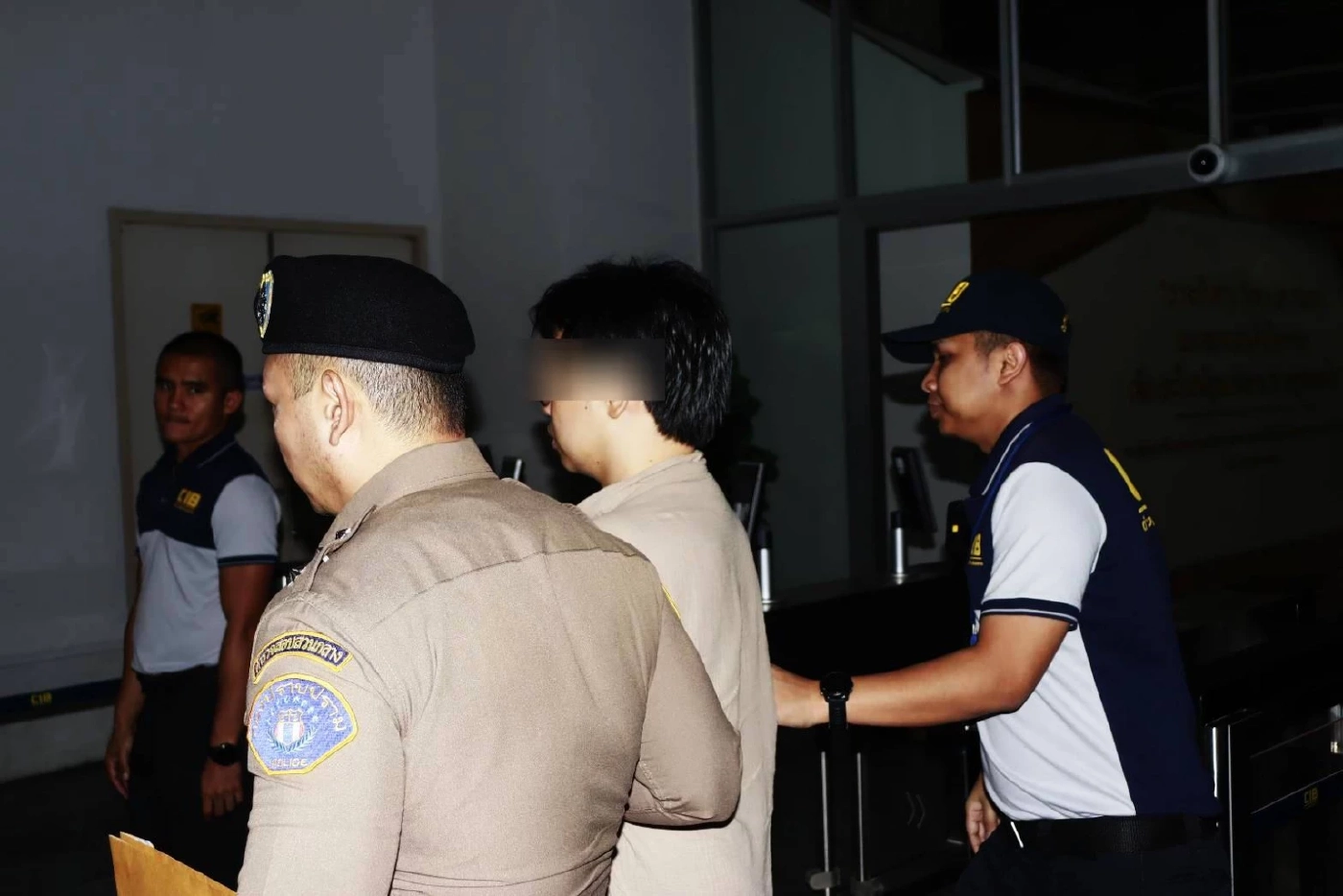 ด่วน! คุมตัว "หมอบี" ถึงกองปราบ ด้าน "หลวงพ่ออลงกต" ยังไม่สึก เครียดจนฉันข้าวเช้าไม่ลง