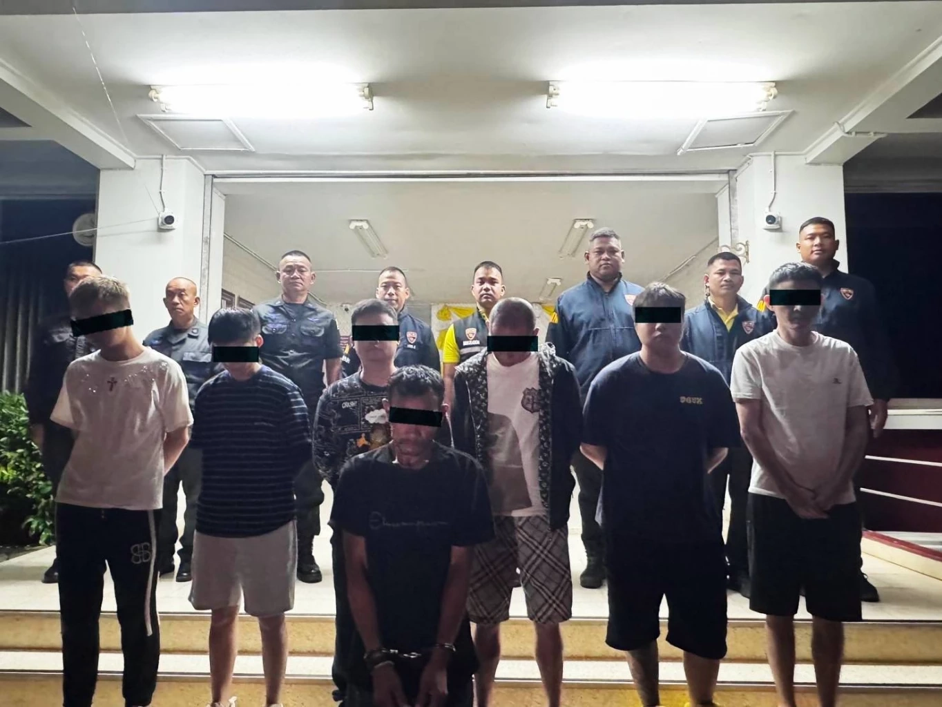 รวบ 6 จีน 1 ไทย "แก๊งคอลเซ็นเตอร์" ลอบเข้าไทยฝั่งจันทบุรี