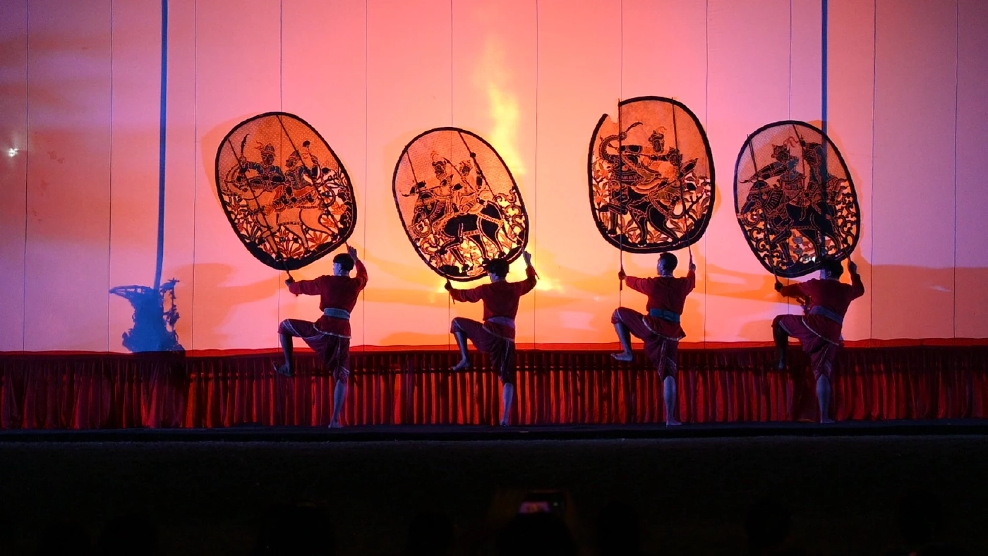 การแสดงหนังใหญ่