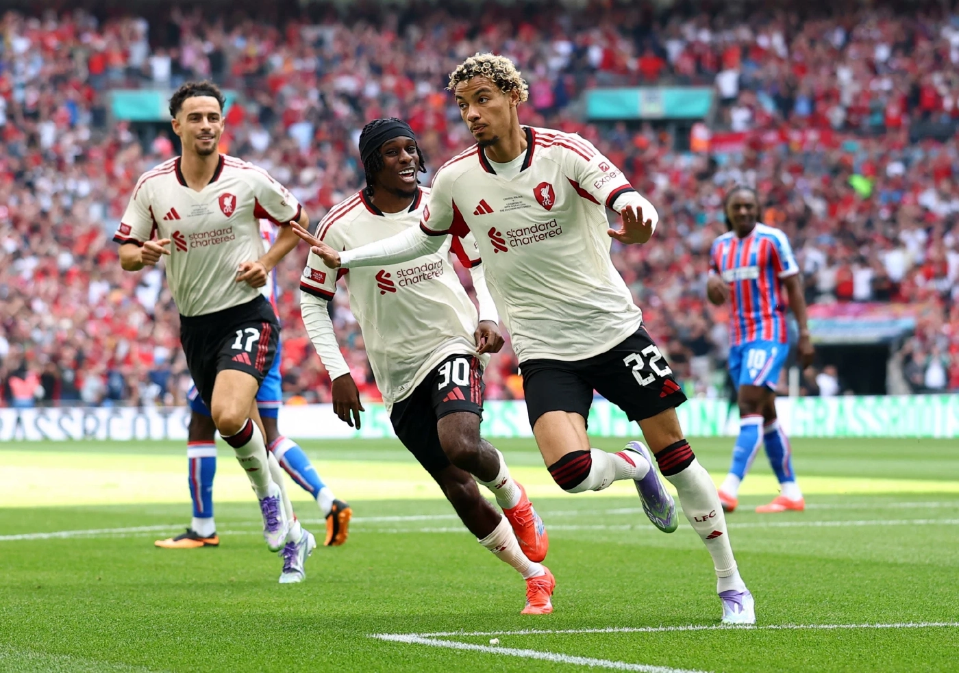 สรุปทุกประเด็น: พาเลซสร้างประวัติศาสตร์! ดวลจุดโทษชนะลิเวอร์พูล - ชล็อตเผยเกมรับต้องแก้ด่วน