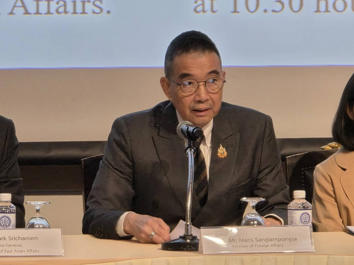 "มาริษ" นำชี้แจงทูต ตปท.ในไทยย้ำกัมพูชาเริ่มต้นความขัดแย้ง