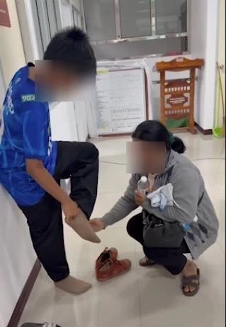 ครูโพสต์เศร้า! ลูกศิษย์วัย 13 ปี ชาว กัมพูชา ถูก ตร.จับผลักดันกลับ