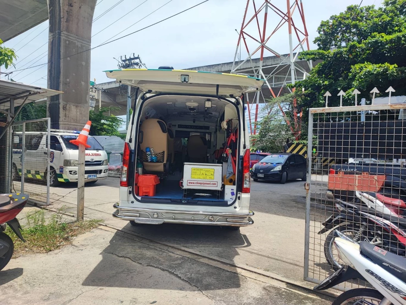 พนักงานเรือฮีโร่! โดดน้ำช่วยสาวหวิดจมแม่น้ำเจ้าพระยา