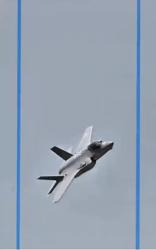 รู้จัก อเล็กซานเดรีย กริฟฟิธ นักบินสวยสมาร์ทที่สุดของสหรัฐฯ