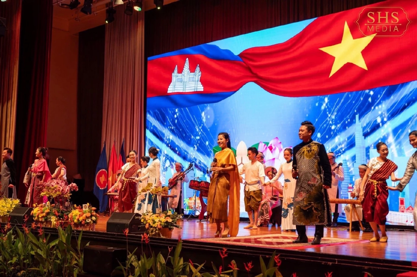 งานฉลองสายสัมพันธ์กัมพูชา-เวียดนาม ที่กรุงพนมเปญ