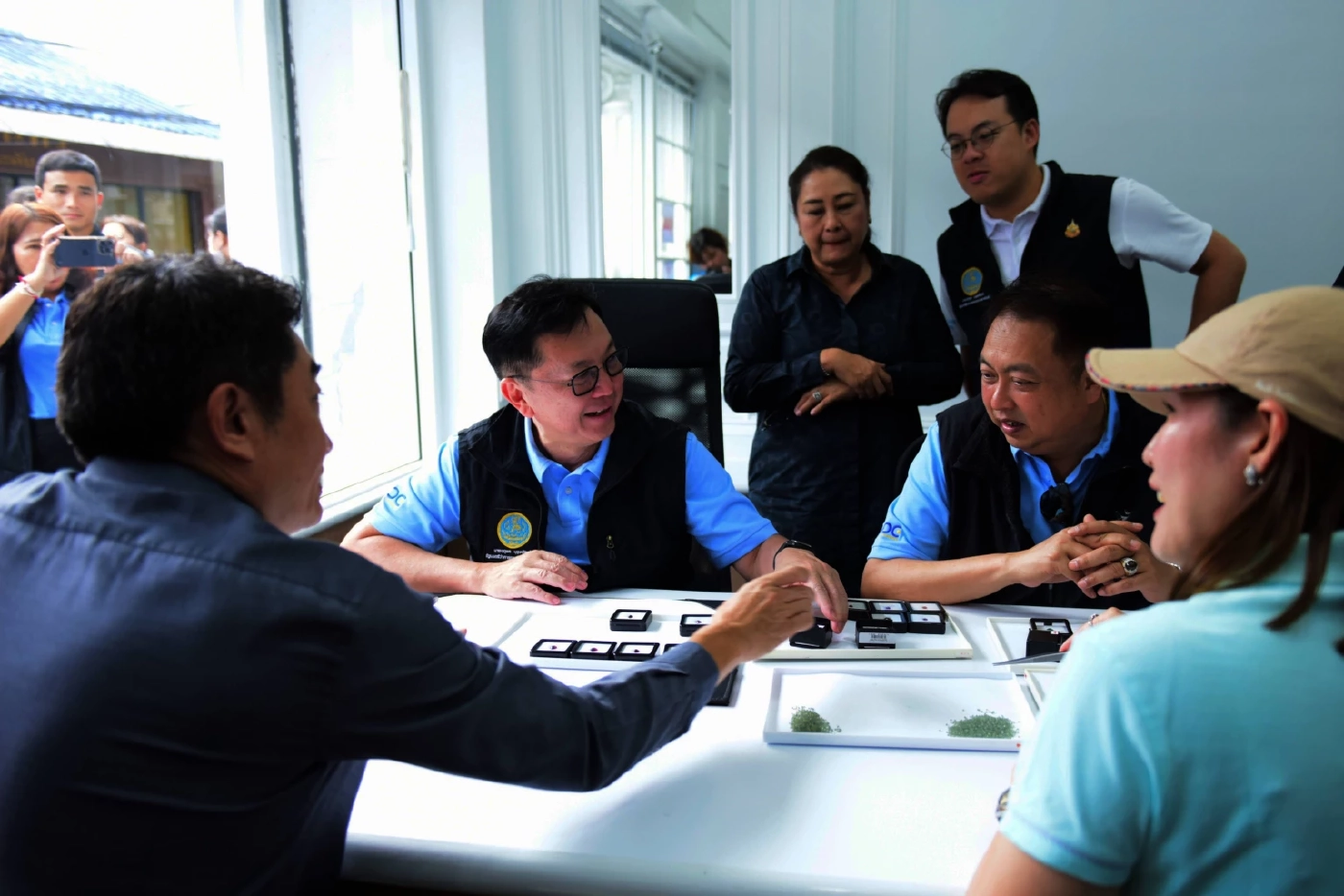 “จตุพร-สุชาติ” ลุยตลาดพลอย ดัน “จันทบุรีโมเดล” สู่ "มหานครอัญมณีโลก"