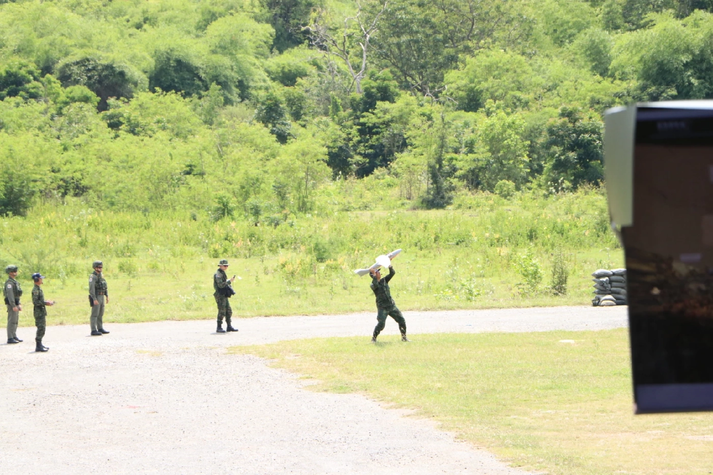 โคตรแม่น! กองทัพไทย ทดสอบ "โดรนโจมตี" ฝีมือคนไทยพัฒนาสู่การผลิตใช้งานจริง (มีคลิป)