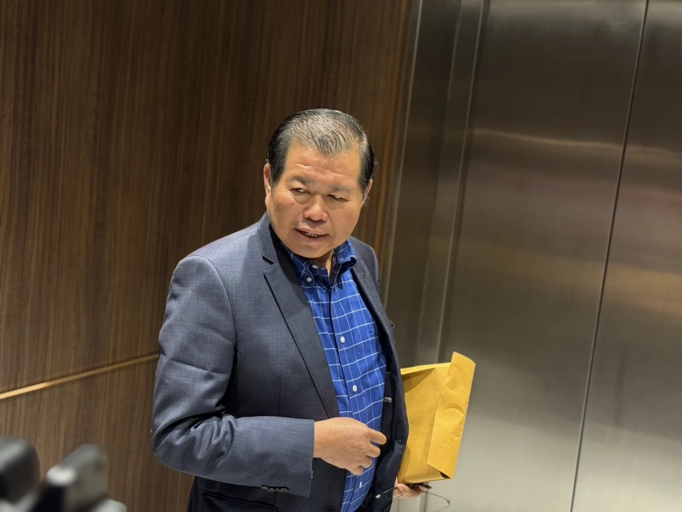 นายนิพนธ์ บุญญามณี อดีตรองหัวหน้าพรรคประชาธิปัตย์