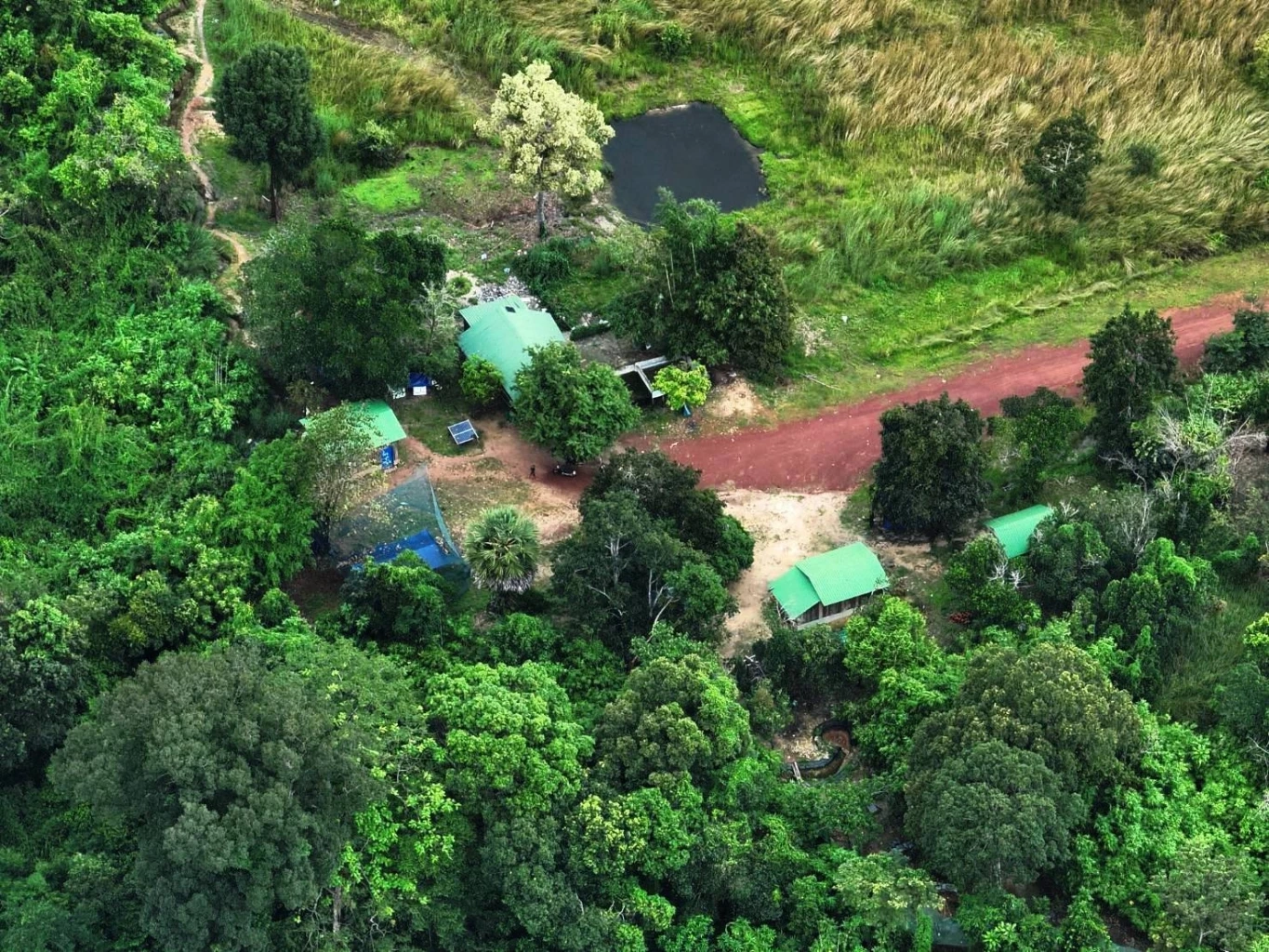 "กองทัพเรือ" เร่งผลักดัน-รื้อถอน "บ้าน 3 หลัง ชาวกัมพูชา" รุกล้ำชายแดน จ.ตราด