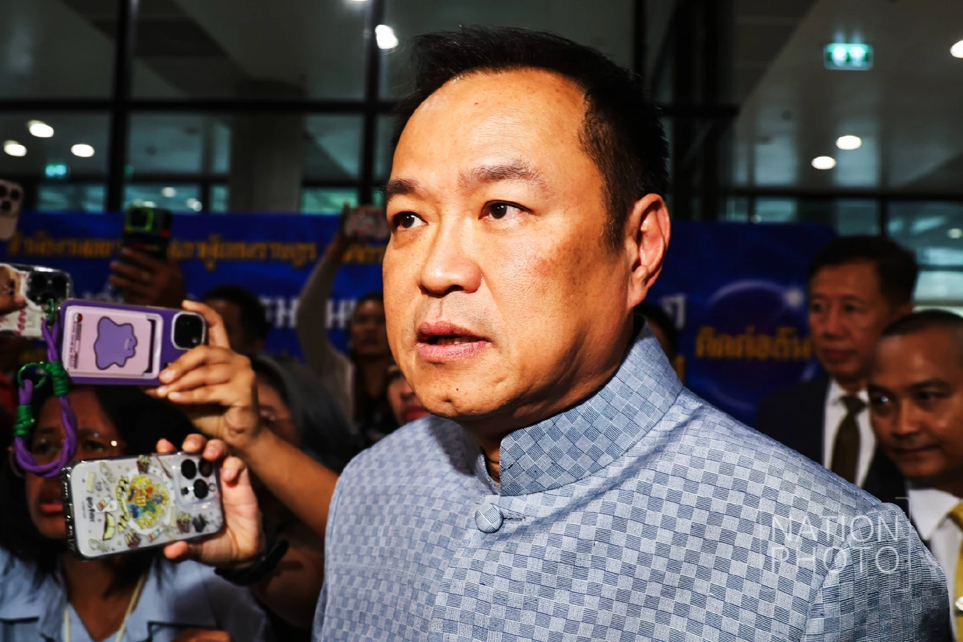 "เจ๊แมว" บุกสภาฯ ยื่นร้อง "วันนอร์-เท้ง" ยุติ เสนอชื่อ "อนุทินนั่งนายกฯ"