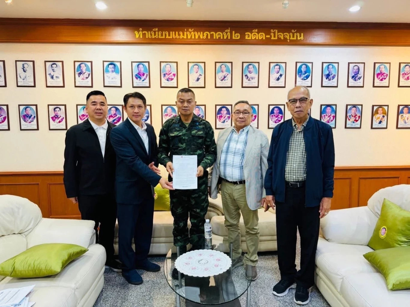 "สส.พรรคส้ม" จี้ถาม "9 แสนล้านบาท" กับ "โดรนเกษตร 1 ล้านลำ"