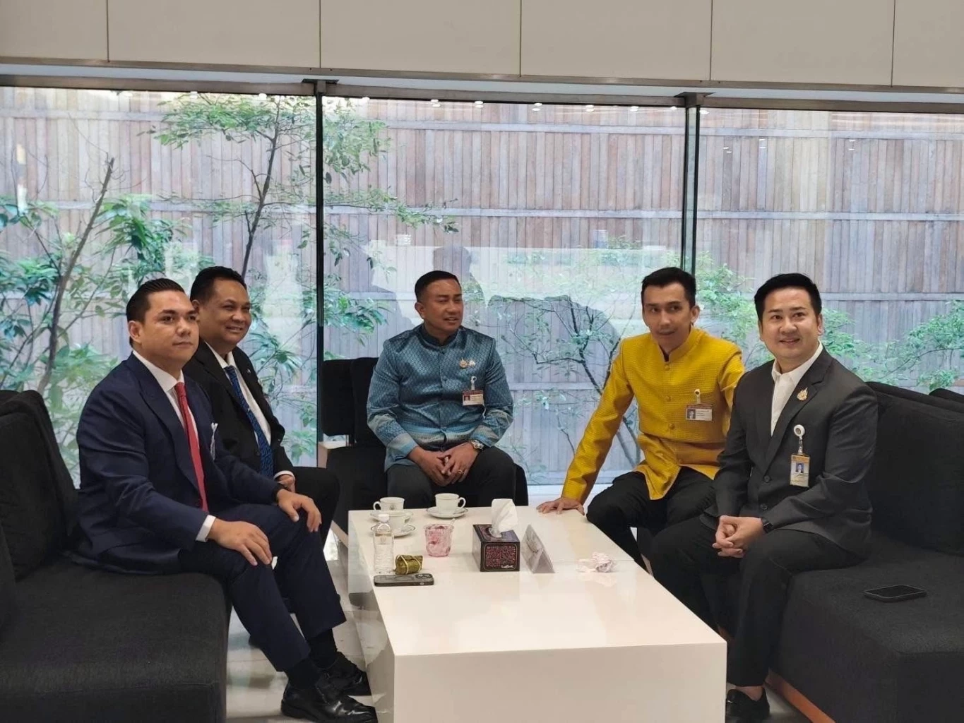 “โกถึก” ร่อนหนังสือลาออกกรรมการบริหารพรรคประชาธิปัตย์