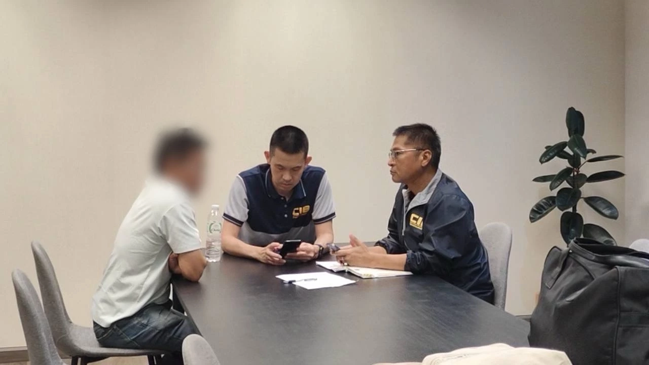 รวบแก๊งอินฟลูฯ สายนักลงทุน ขบวนการปั่นหุ้น FVC เสียหาย 16 ล.