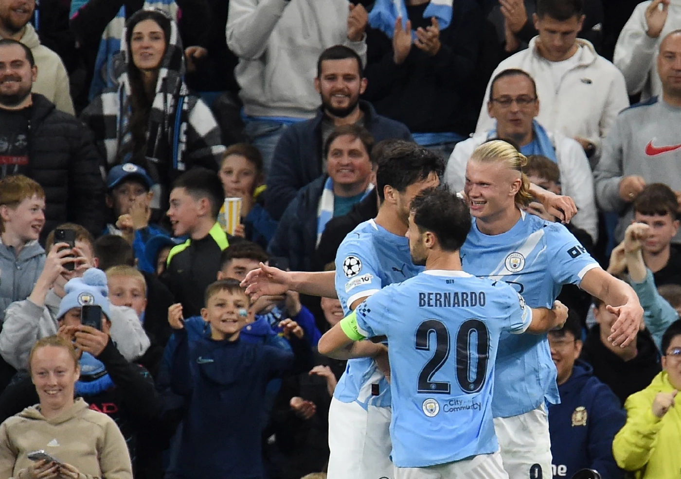 เจาะลึก 5 ประเด็นเด็ด UCL นัดแรก: จากการทุบสถิติ สู่ปาฏิหาริย์ของทีมรองบ่อน