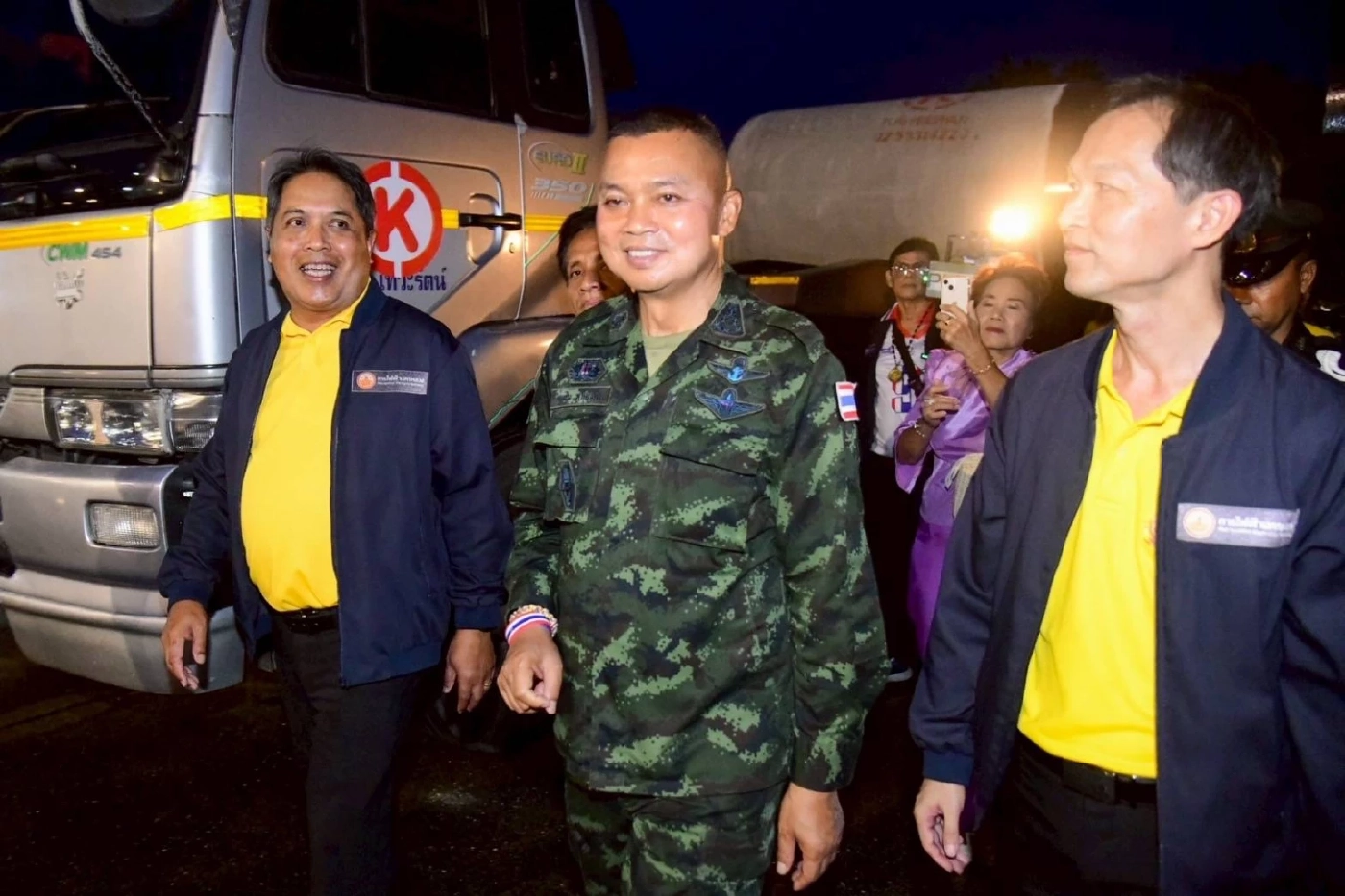 MEA ร่วมสร้างความมั่นคงชายแดนไทย-กัมพูชา สนับสนุนท่อคอนกรีตทำหลุมหลบภัยให้ประชาชน