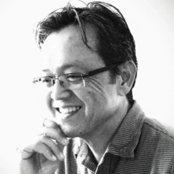 "สีส้ม" จะเลือก "สีน้ำเงิน" หรือ "สีแดง" ?