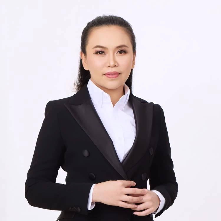 น.ส.ไตรศุลี ไตรสรณกุล