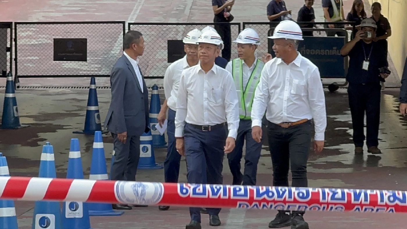 นายพิพัฒน์ รัชกิจประการ รองนายกรัฐมนตรี และรัฐมนตรีว่าการกระทรวงคมนาคม