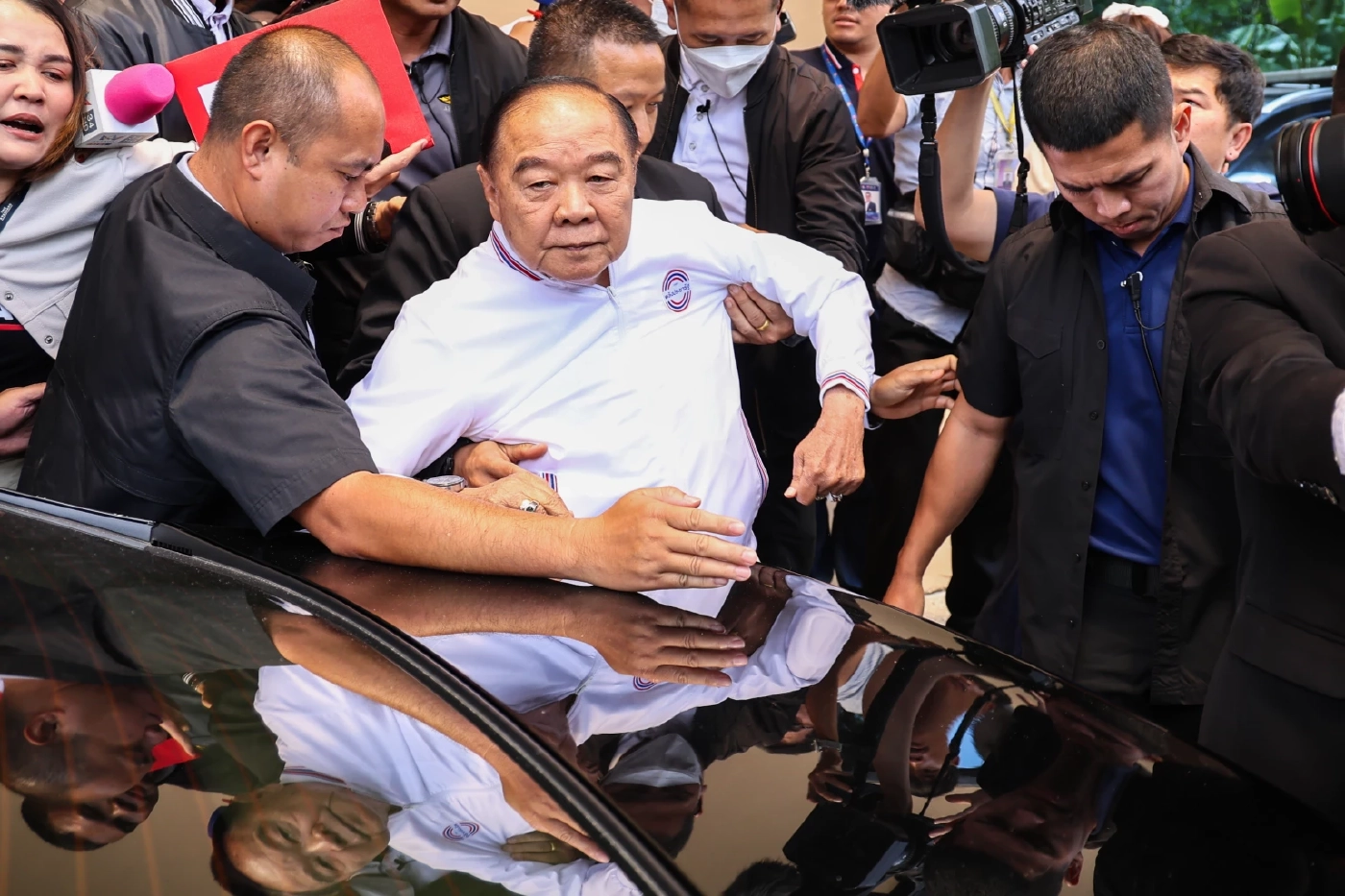 พลเอกประวิตร วงษ์สุวรรณ หัวหน้าพรรคพลังประชารัฐ 