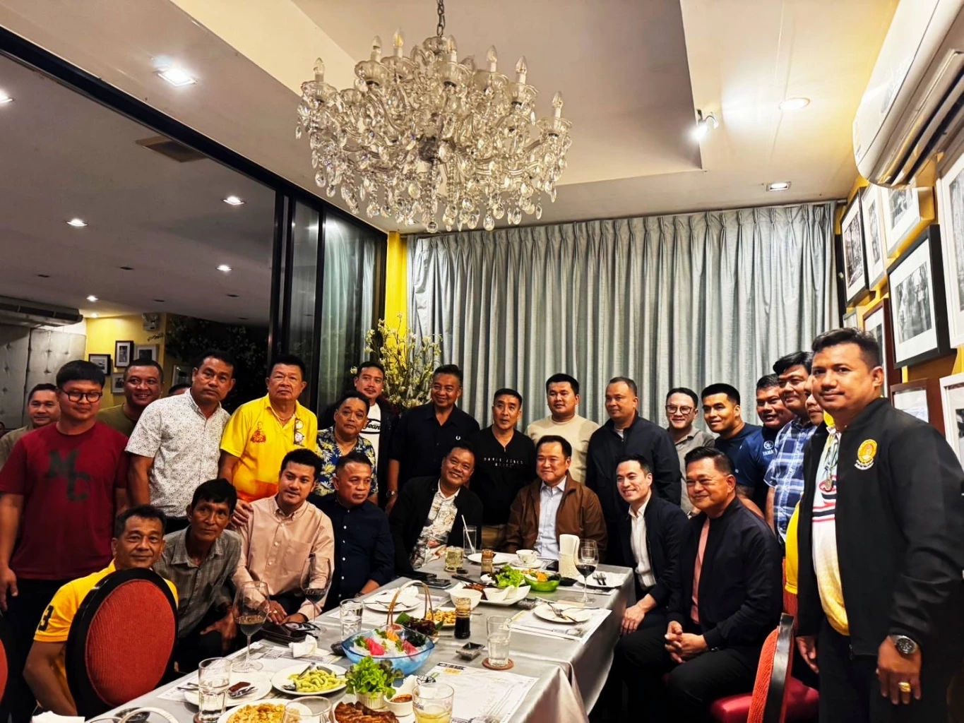 ชื่นมื่น “อนุทิน” ร่วมสังสรรค์กลุ่มพลังชุมพร “เอกนัฏ” โผล่แจมด้วย