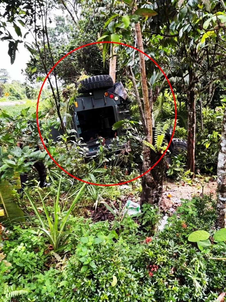 นราธิวาสเดือด! คนร้ายลอบวางระเบิด "รถหุ้มเกราะ" กระเด็นตกข้างทาง