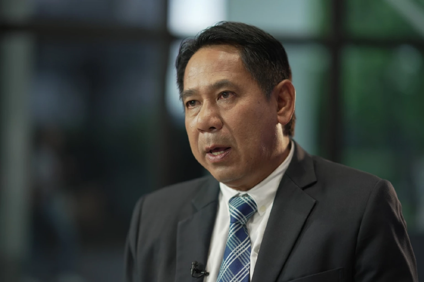 คุณศักดา นพสิทธิ์ นักวิเคราะห์ทางการเมือง