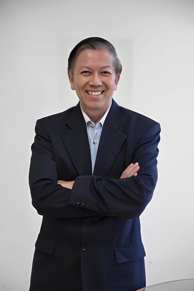 ศาสตราจารย์กิตติคุณ ดร.สุรชาติ บำรุงสุข นักวิชาการด้านความมั่นคงและการต่างประเทศ 