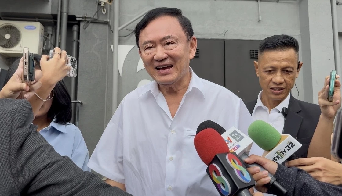 "ทักษิณ"  ออกจากพรรคเพื่อไทย ปัดตอบคำถามส่ง "ชัยเกษม" ชิงนายกหรือไม่ แค่มาให้กำลังใจ (มีคลิป)