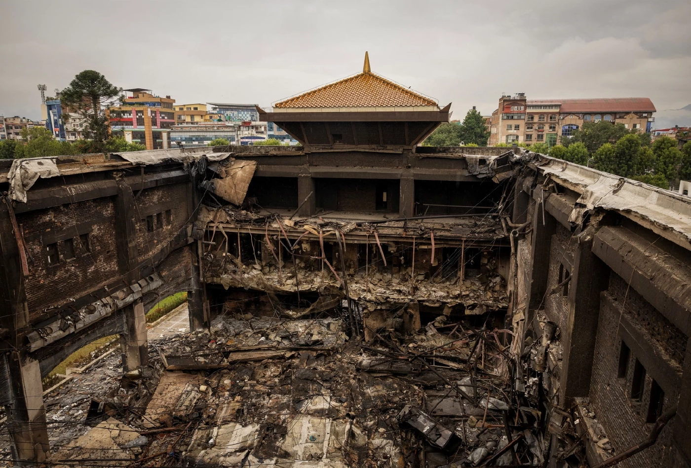 อดีตประธานศาลฎีกาหญิง สาบานตนรับตำแหน่งรักษานายกฯเนปาลคนใหม่