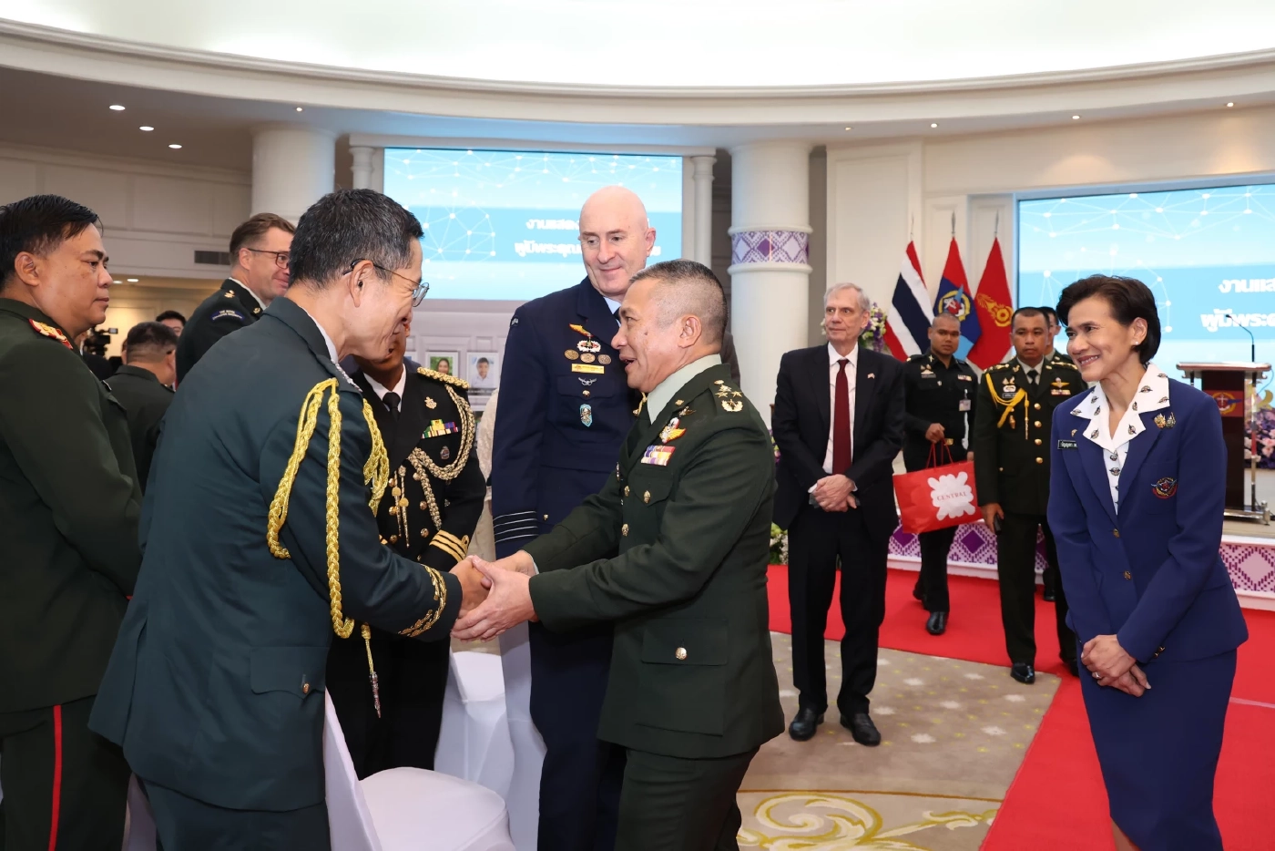 พลเอก ทรงวิทย์ หนุนภักดี ผู้บัญชาการทหารสูงสุด 