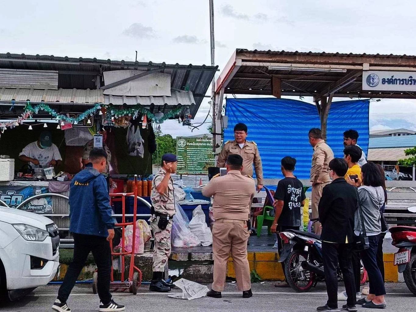 "ทวี-สมศักดิ์" ลงนาม ห้ามเร่ขาย-ตั้งแผงลอย "ใบกระท่อม-น้ำกระท่อม" (มีคลิป)