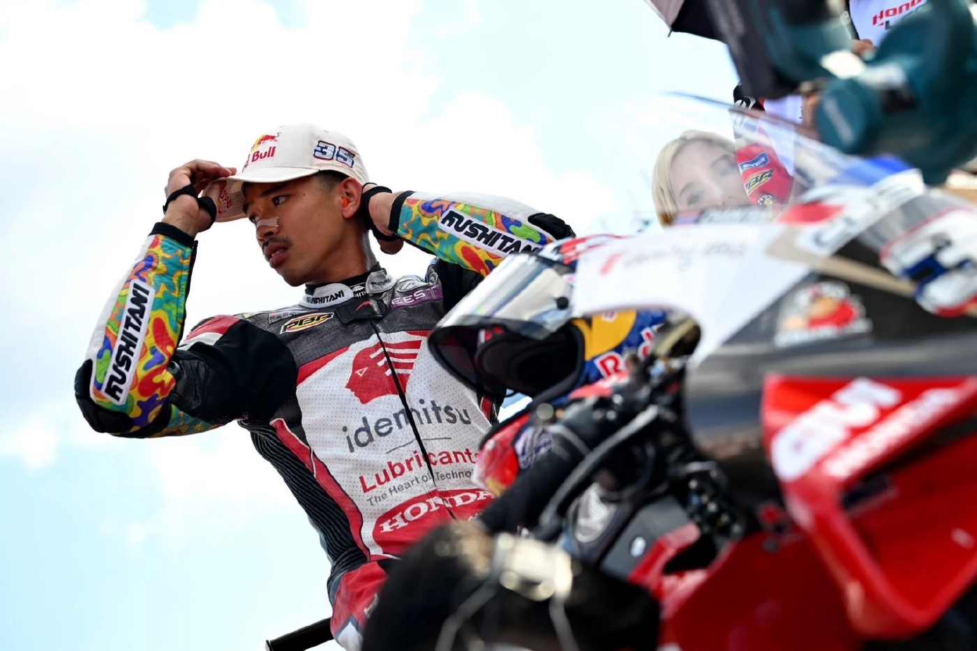 “มาร์เกซ” ผงาดซิวแชมป์โลกสมัย 7! “ก้อง-สมเกียรติ” ซิวอีกแต้ม