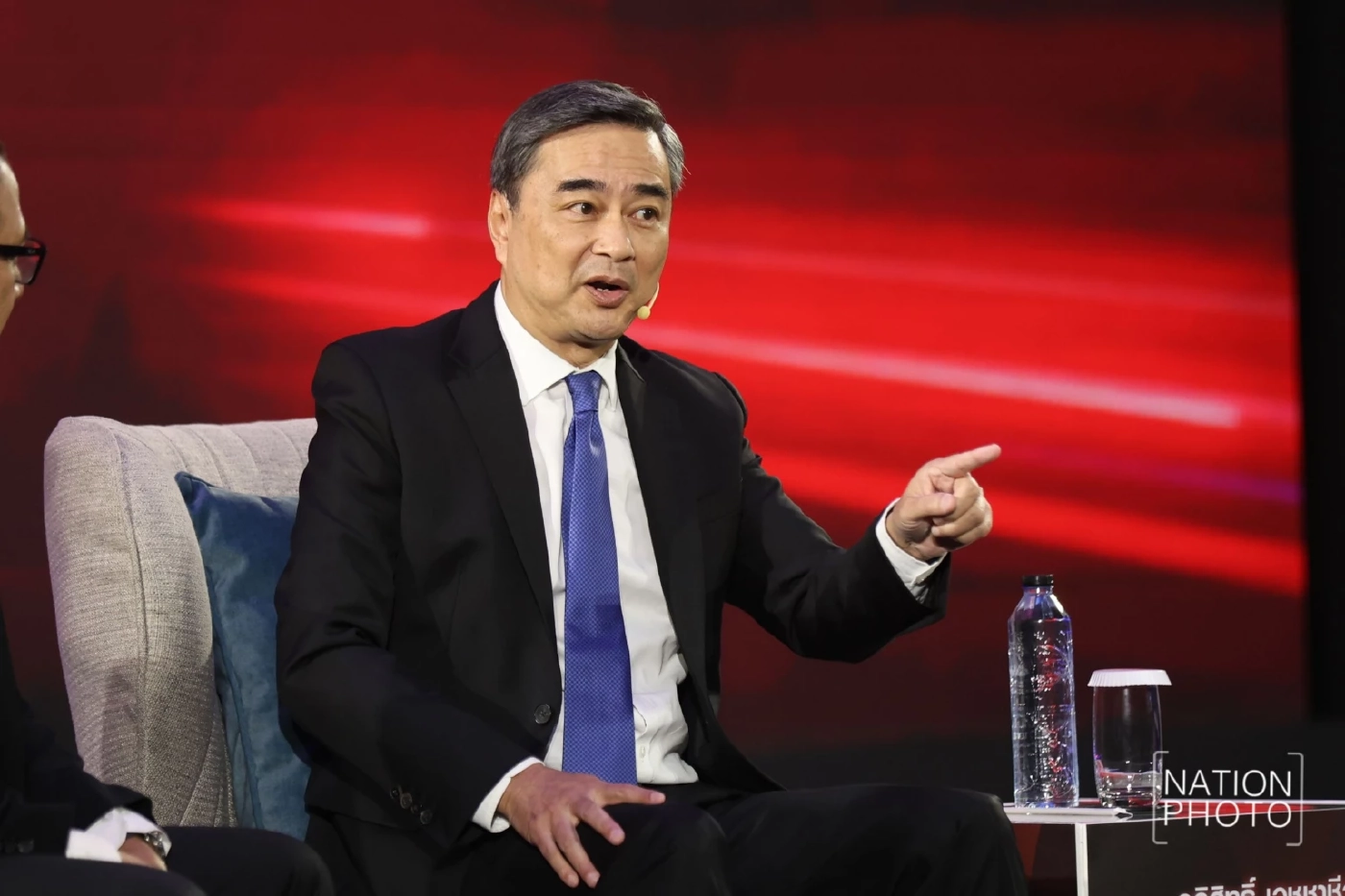 อภิสิทธิ์ เวชชาชีวะ