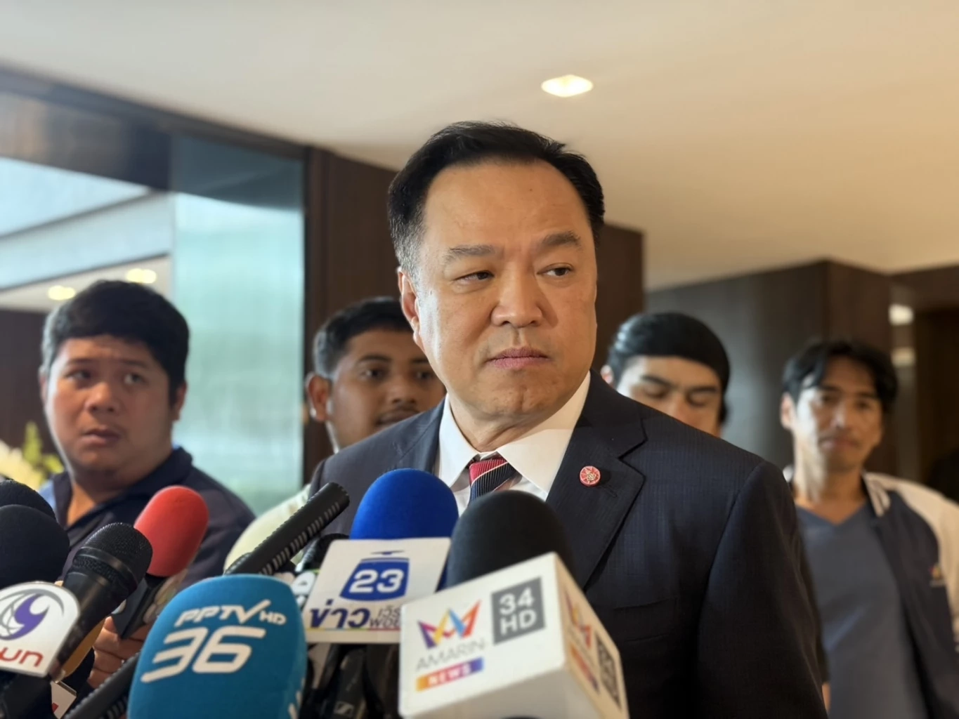 นายอนุทิน ชาญวีรกูล นายกรัฐมนตรี