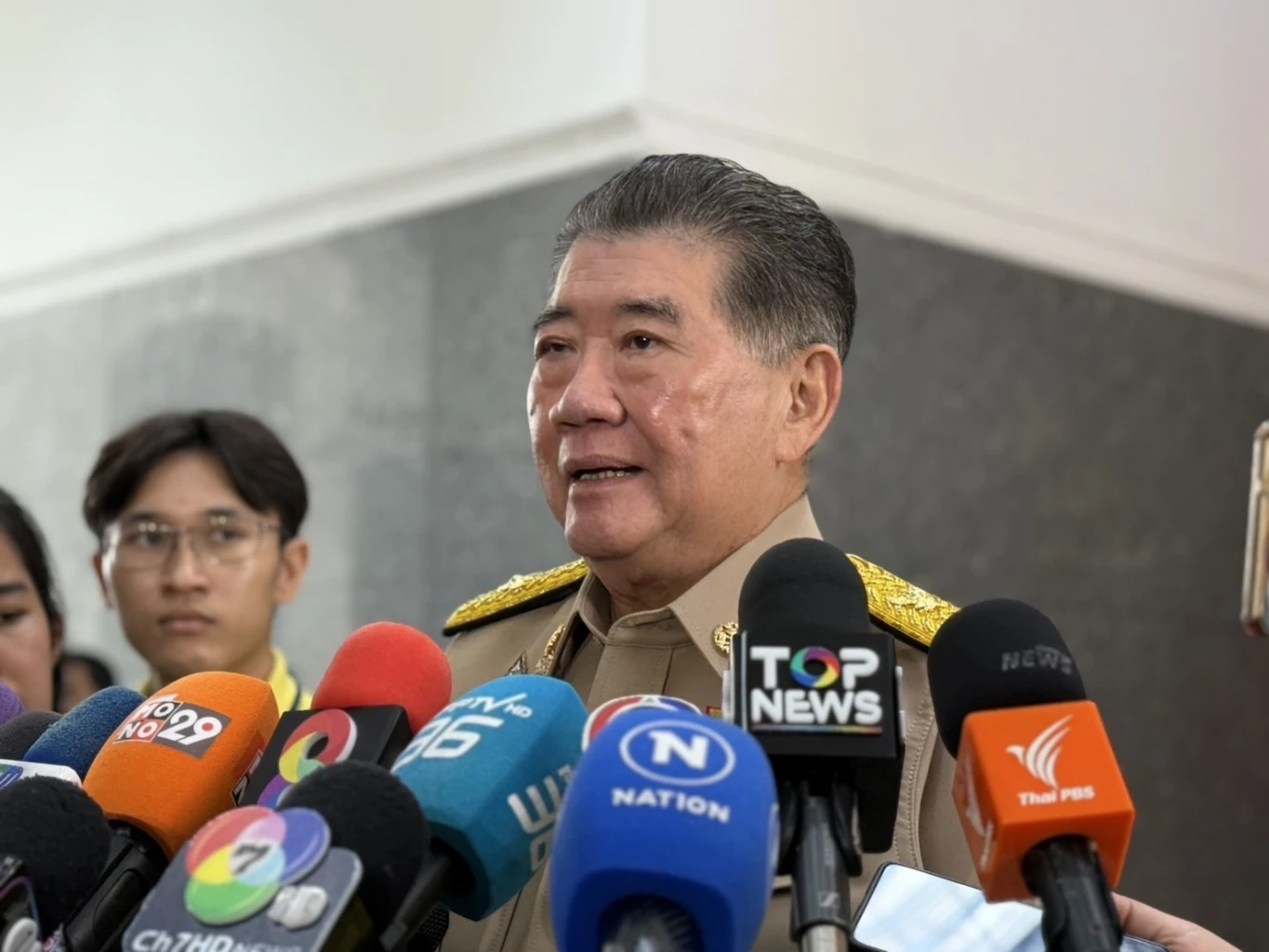 นายภูมิธรรม เวชยชัย ปฏิบัติหน้าที่แทนนายกรัฐมนตรี 