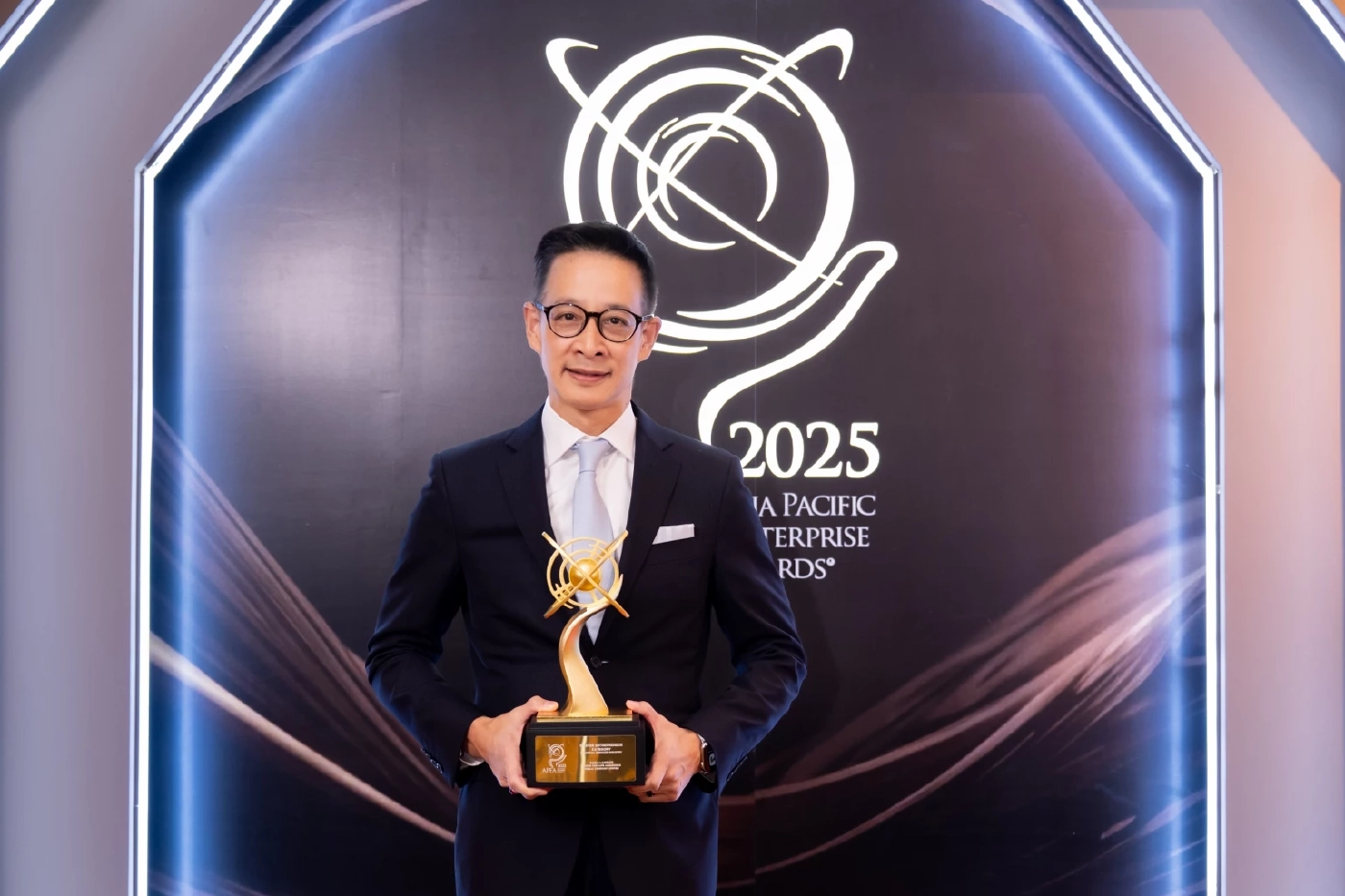 สาระ ล่ำซำ ประธานเจ้าหน้าที่บริหาร บริษัท เมืองไทยประกันชีวิต จำกัด (มหาชน) 