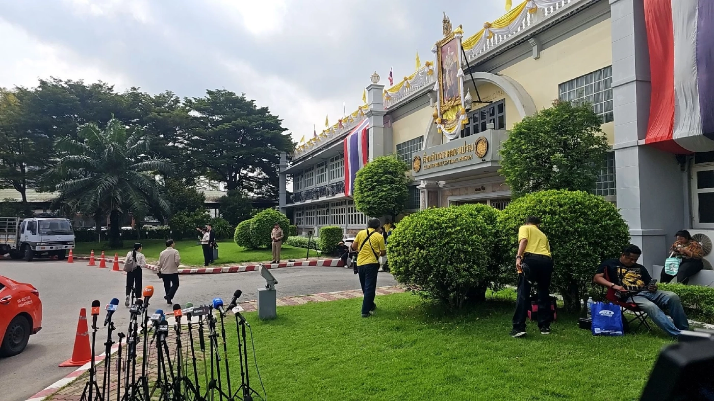 "ทักษิณ" รอ "แพทองธาร-พิณทองทา-คุณหญิงพจมาน" เข้าเยี่ยมที่เรือนจำวันนี้