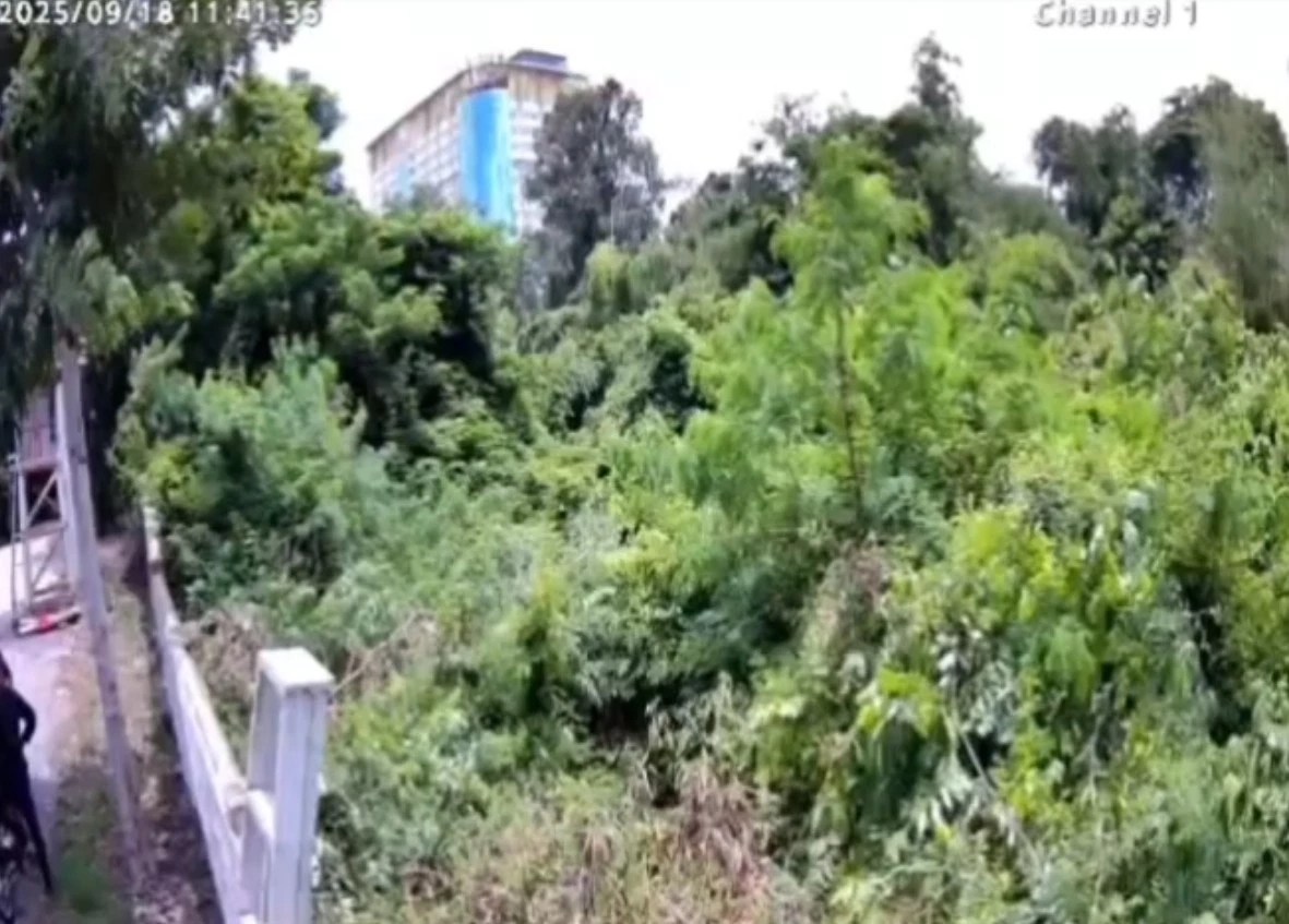 ​เริ่มแล้ว! กองทัพไทย ติดตั้ง "กล้องวงจรปิด" ก้าวแรกของ "รั้วอิเล็กทรอนิกส์" ชายแดน (มีคลิป)